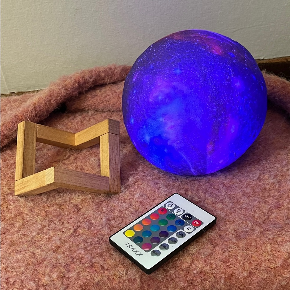 Galaxy Light Projector with Remote - Picture 2 of 3